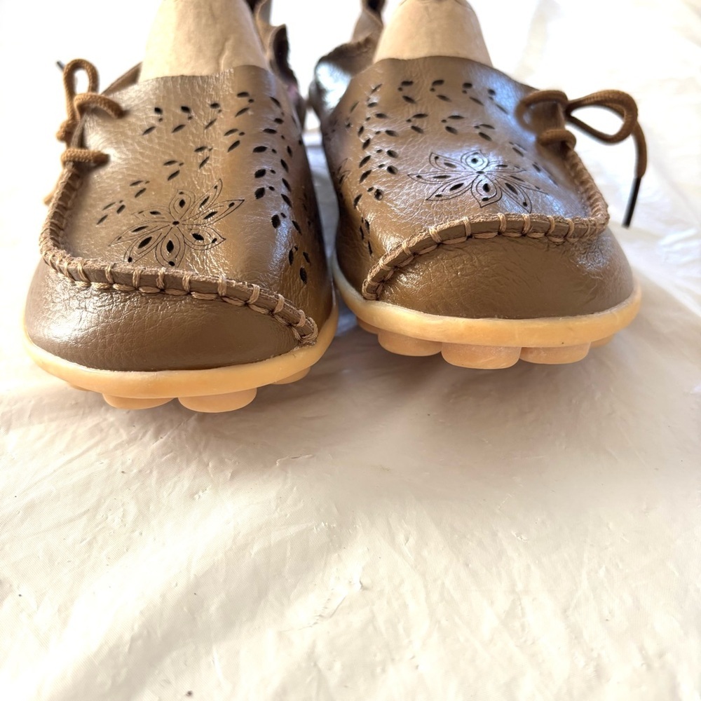 Socofy leather loafers die cut floral brown SZ 10.5 Euro 44 NWOT - Picture 5 of 14